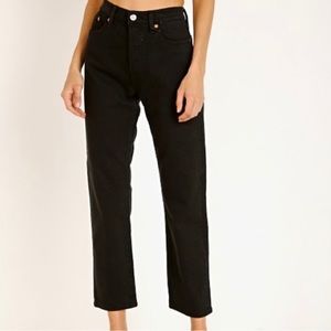 [SOLD] EUC Levi’s Wedgie Straight Fit Jeans